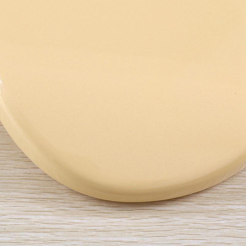 Lesklé krémově žluté tělo elektrické kytary z topolu se třemi single-coil snímači