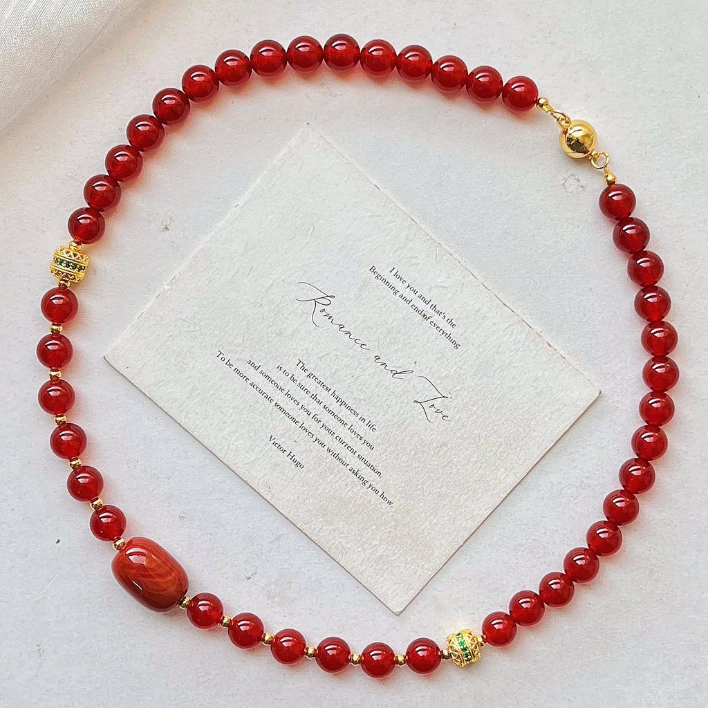 Retro High-Grade Natural Chalcedony Agate Pendant Necklace