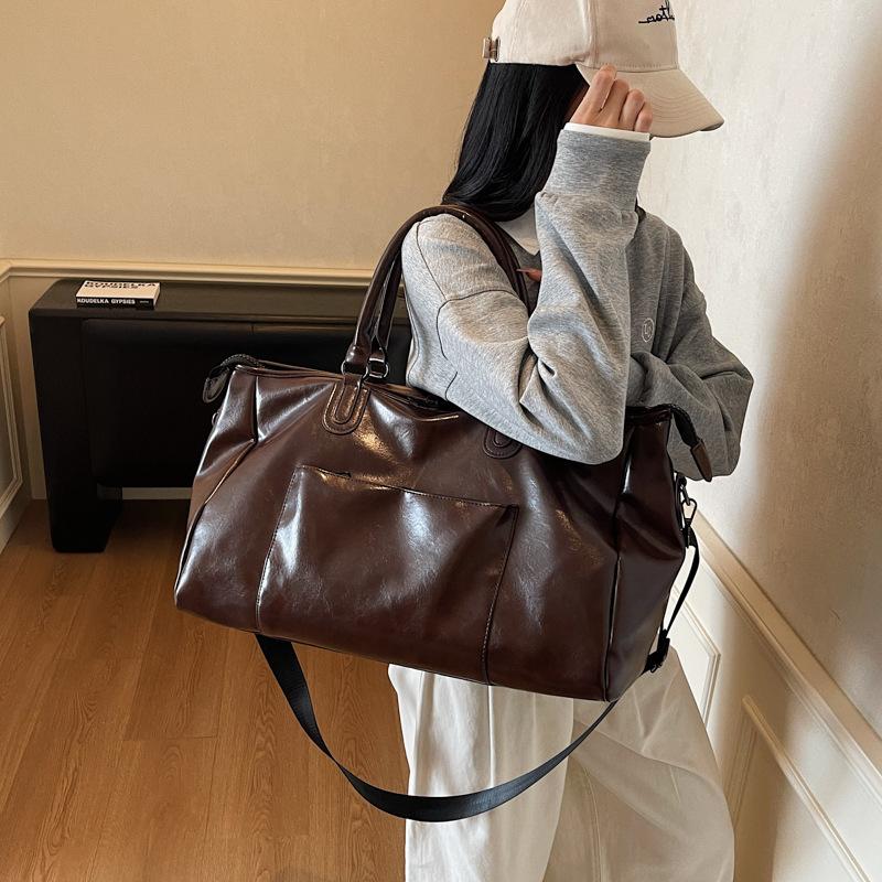 Leather Retro Hand-held Travel Bag for Men, Large Capacity Outdoor Sports and Fitness Bag for Women, Crossbody Bag for Business Travel