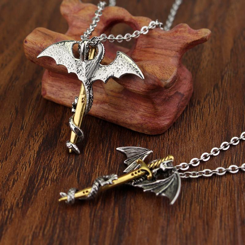 Pterosaur wrapped sword, necklace, punk rock style, Dragon Sword sweater chain, European and American fashion retro, metallic personality