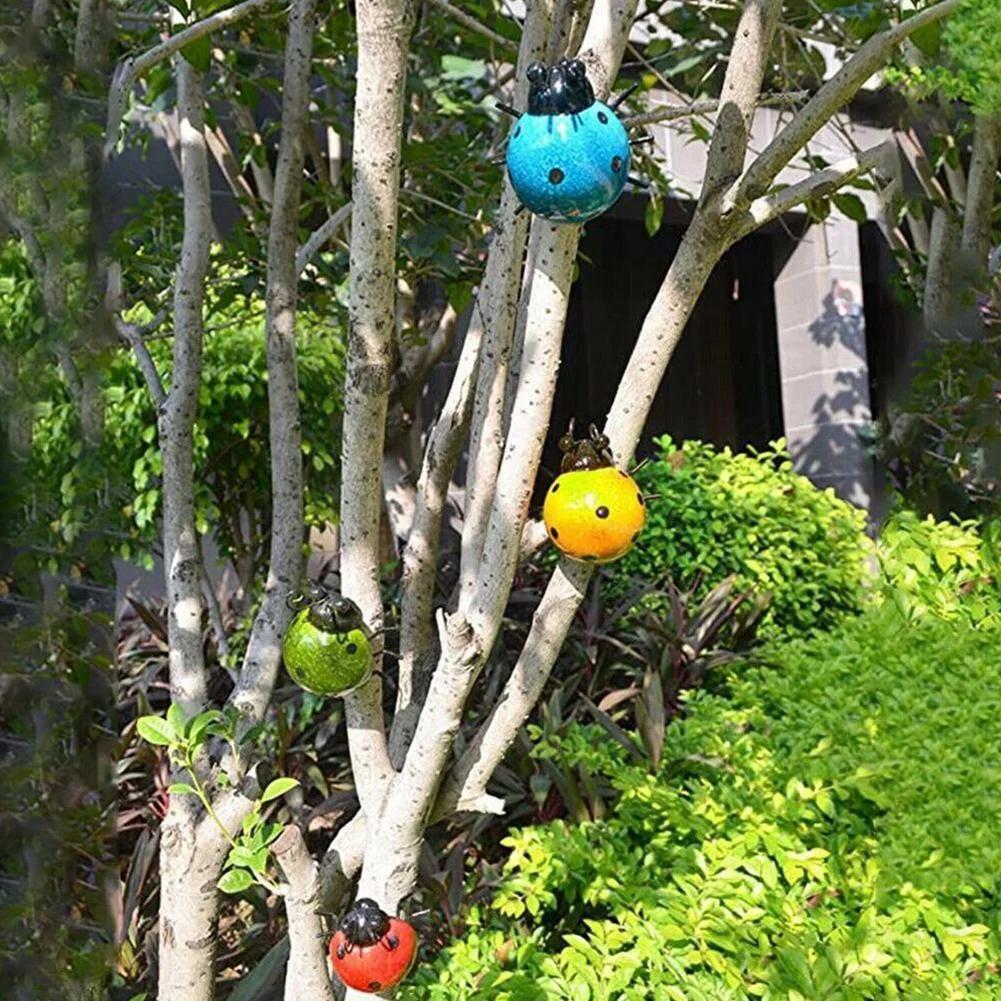 Mini Metalen Lieveheersbeestje Kever Hek Hanger Muur Hangend Ornament Standbeeld Buiten Patio Tuinbeeldje Sculptuur Voor Huisdecoratie