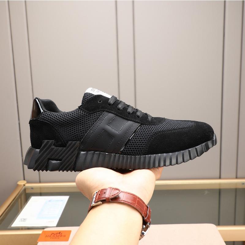New Fashionable Sports and Leisure Shoes with Low Cut Breathable Comfortable and Lace Up Design for European Stations Trendy Board Shoes for Men