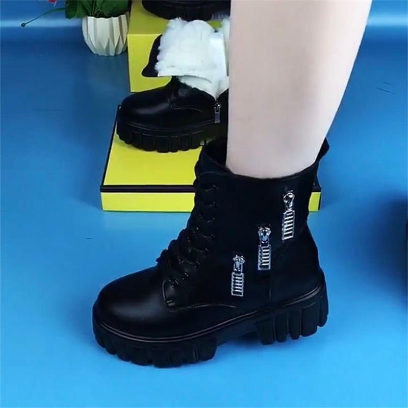 

Нескользящие короткие ботинки из мягкой кожи на толстой подошве женские 2024 новые хлопковые туфли осень-зима бархатные теплые с внутренней платформой модные ботинки Мартин 40