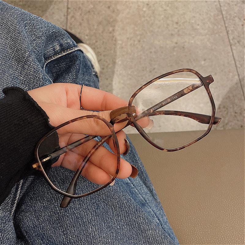 2024 Retro Internet Celebrity Anti-Blue Light Square Frame Glasses