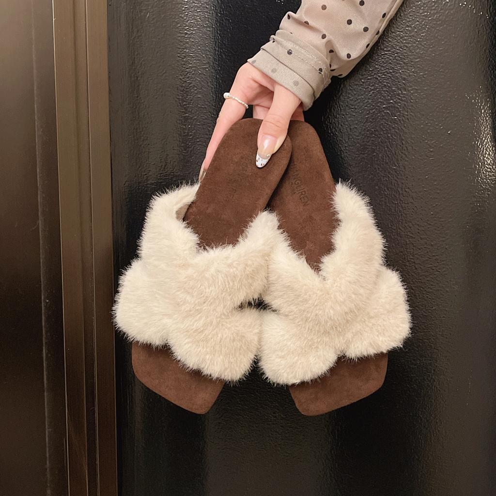 Black high-end flat-bottomed outer wear fluffy slippers female 2025 autumn and winter new one-pedal fairy velvet cotton slippers