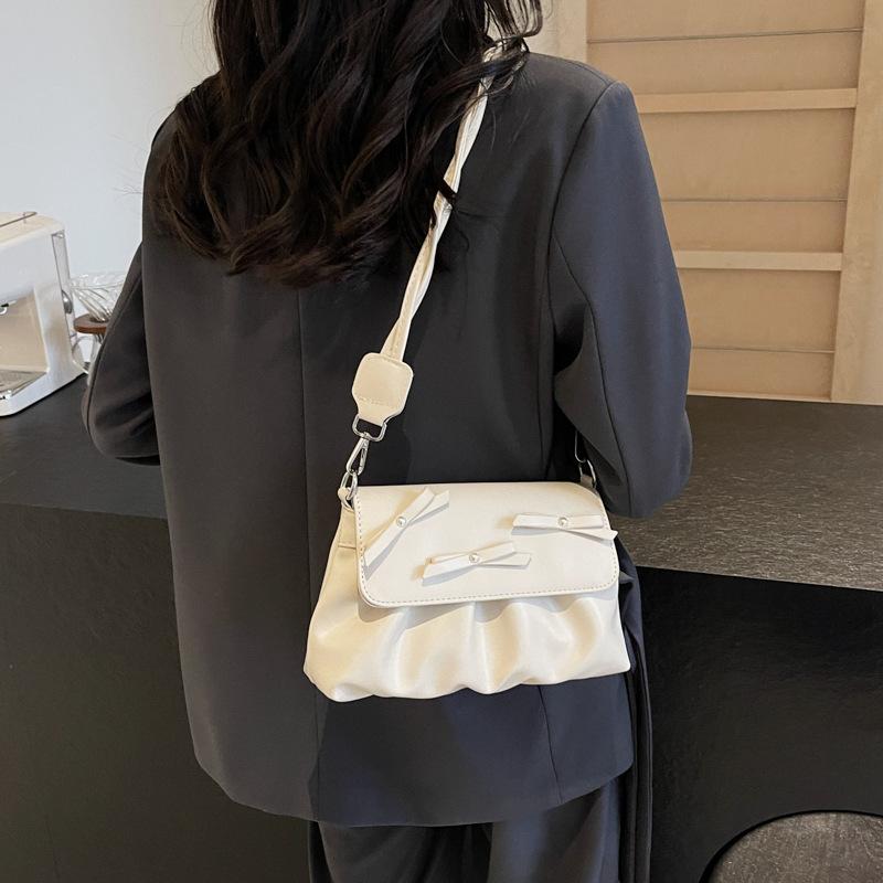 2025 Summer New Trendy Korean Version Fashion Simple Baguette Women's Shoulder Underarm Bag Diagonal Span Cloud Fold Bag