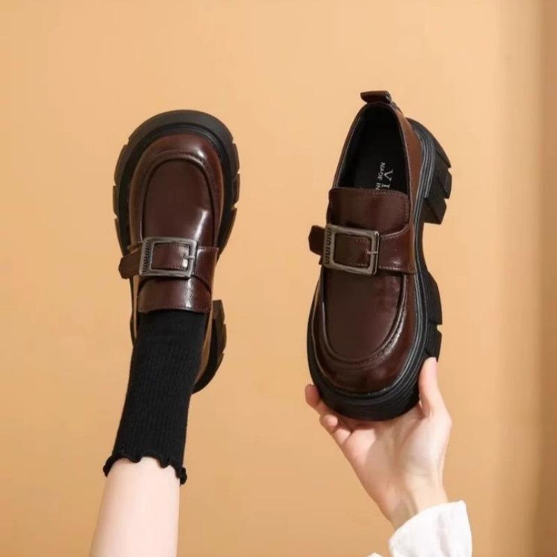 Black with skirt versatile loafers 2025 new spring and autumn retro British style small leather shoes with heightened thick soles