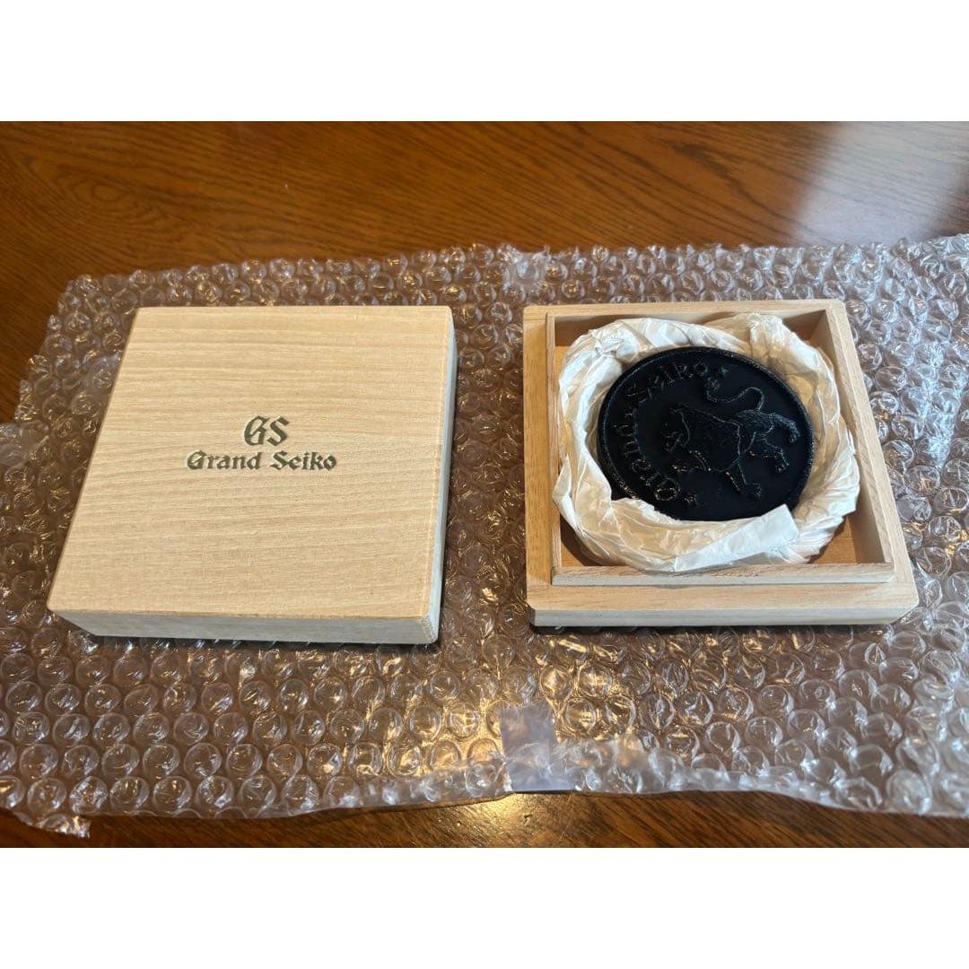Grand Seiko Grand Seiko Emblem Paperweight