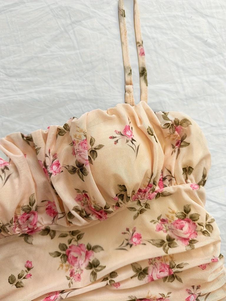Abito con Spalline Sottili e Stampa Floreale Primavera/Estate 2025: Stile Vacanza Sexy a Vita Stretta per Donne