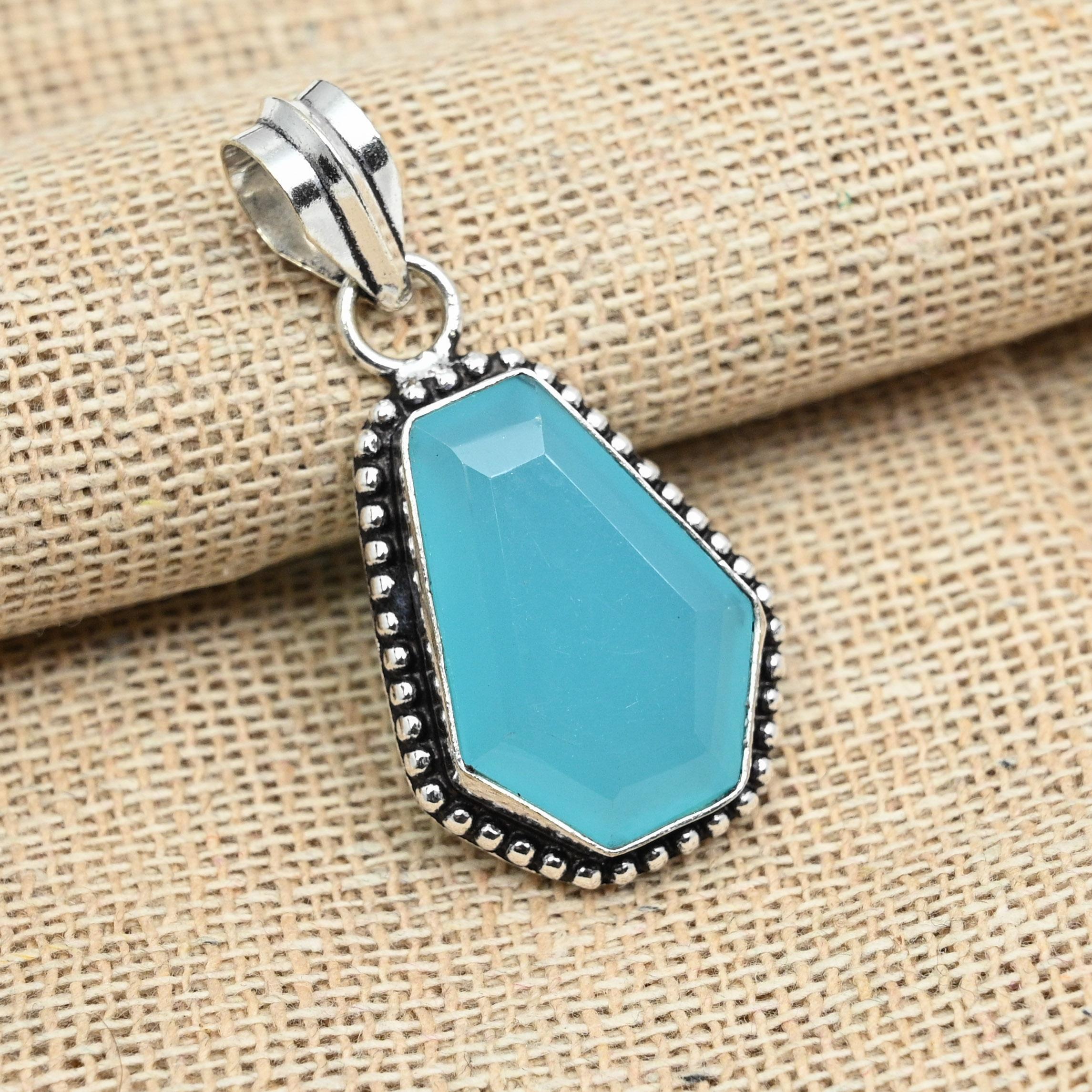 

Ювелирные изделия с подвеской ко Дню памяти из стерлингового серебра 925 пробы ручной работы с синим халцедоном и драгоценным камнем 1.77 Inches синий