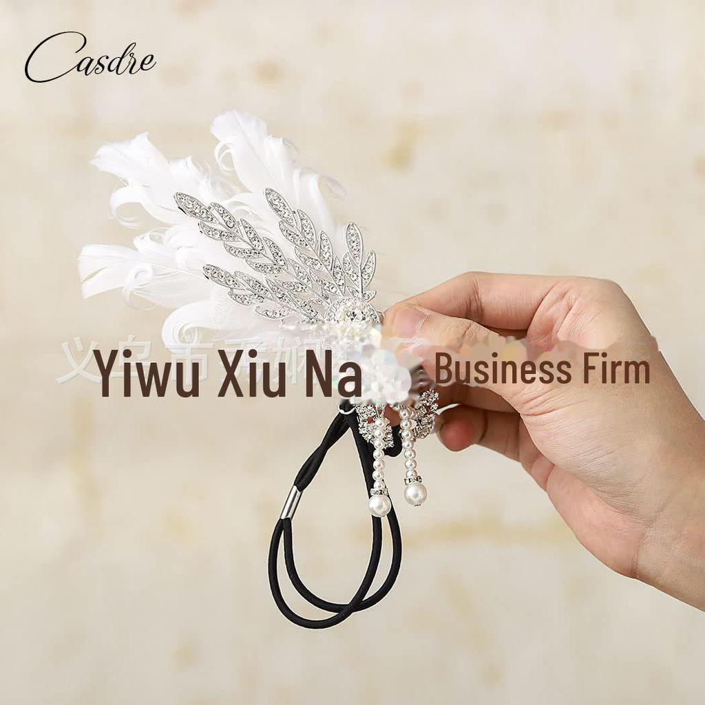 Cocar vintage de penas e strass para festa étnica ou palco