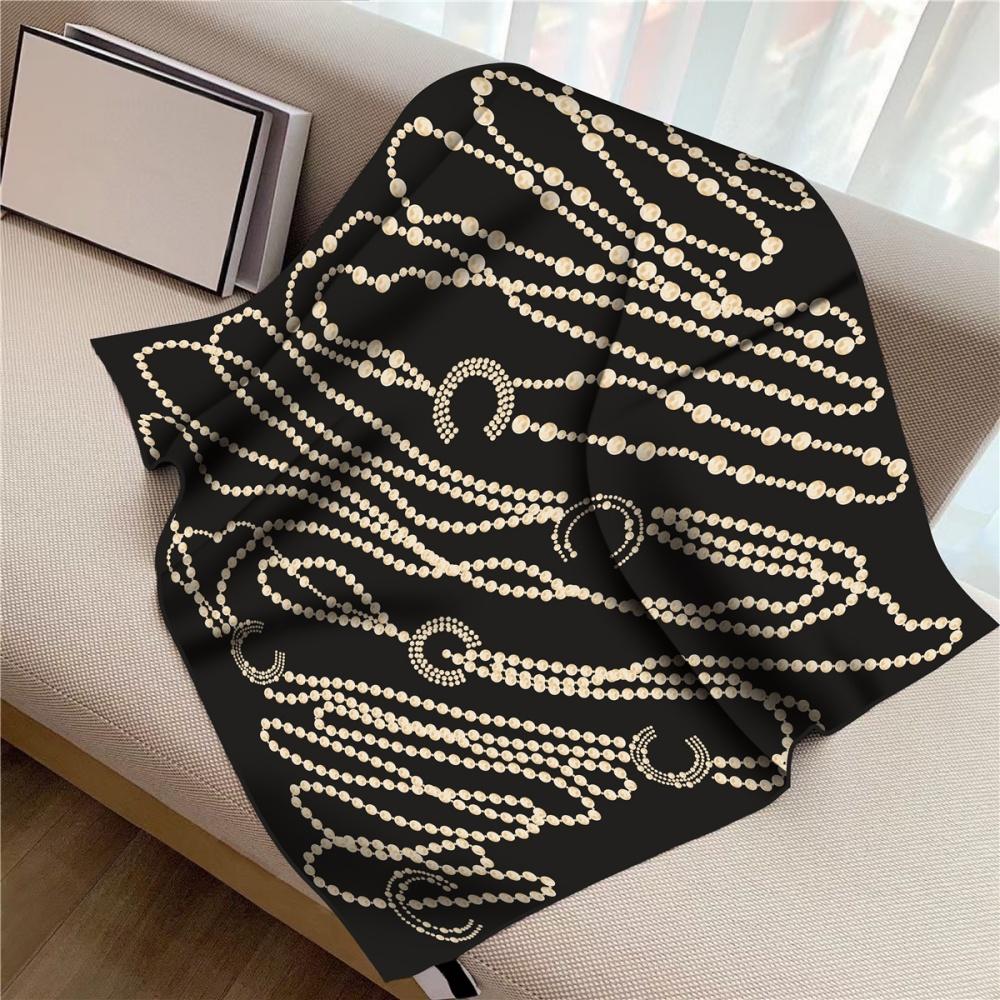 New Design Letters Flowers Printed Twill Silk Scarf Square Scarves Lady Wraps Kerchief Woman Neck Shawl Wraps Echarpes 90Cm