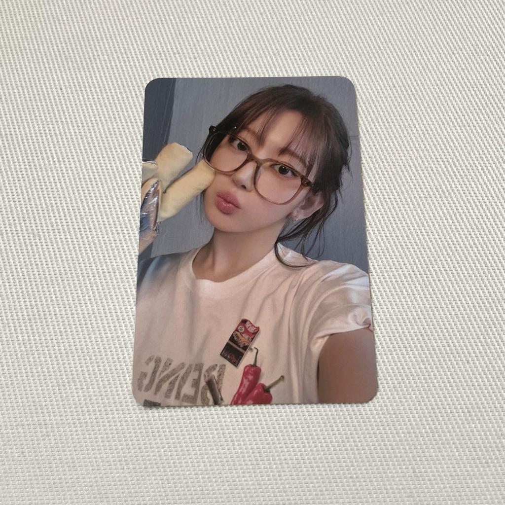 [USED] LE SSERAFIM HOT ktown4u Lakidro Trading Card Sakura