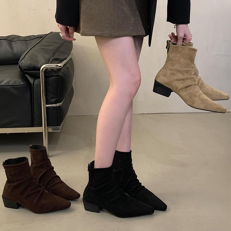 2025 nya matta mocka korta skaft franska veckade stapelstövlar dragkedja bak tjock klack mode retro western korta stövlar