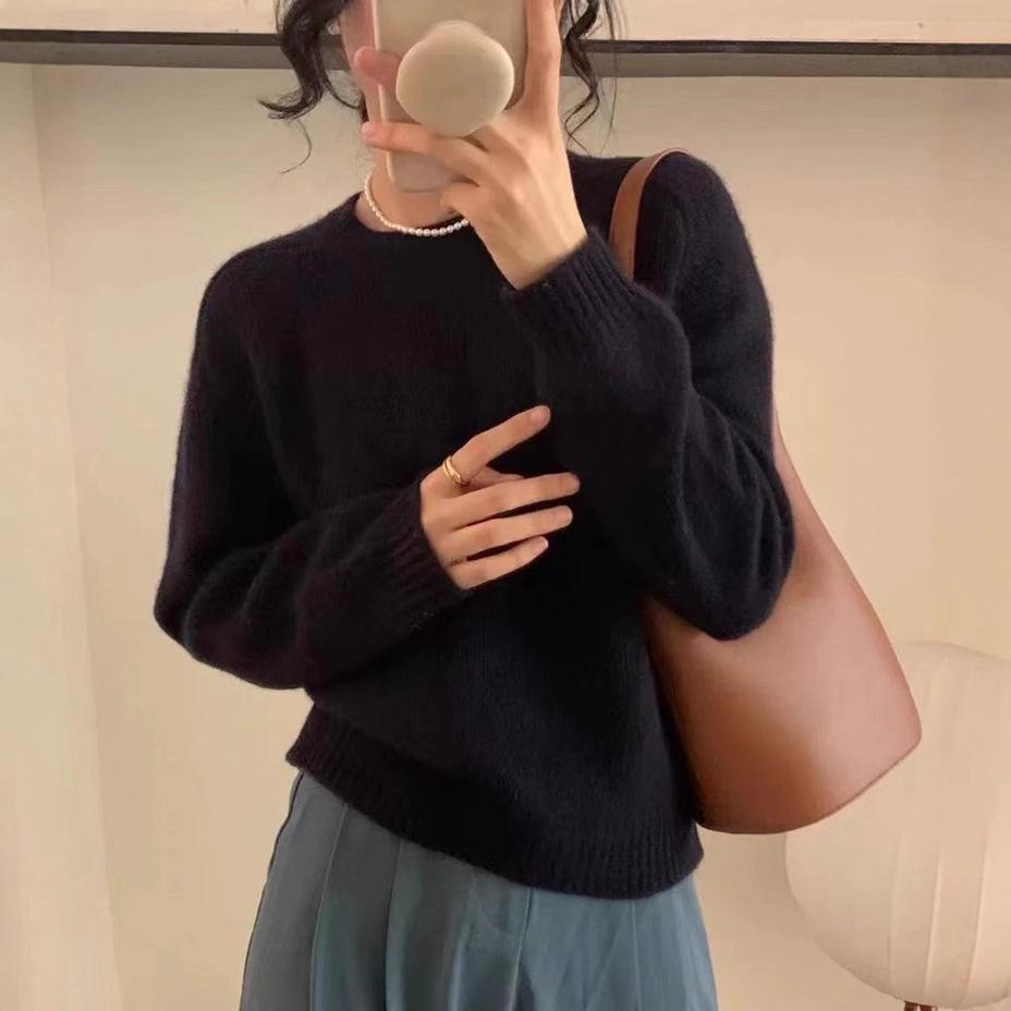 Round Neck Solid Color Pullover Sweater for Women Soft Autumn and Winter Knitted Top