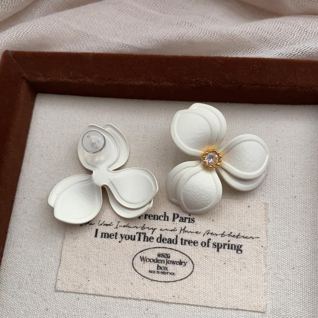 Sweet Zircon Double Flower Stud Earrings, Simple Earrings, High-grade Fresh, Soft and Elegant