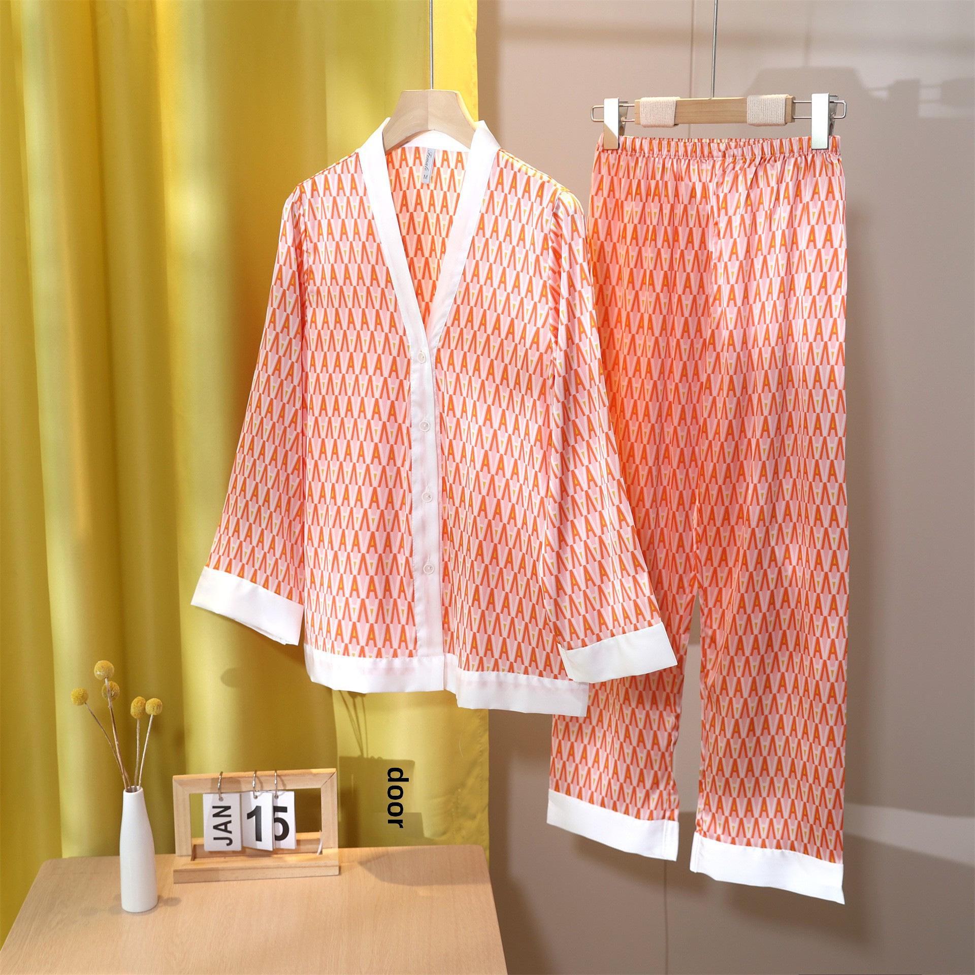 

Жіночий піжамний комплект Ice Silk з V-подібним вирізом - стиль весна/осінь M, V-neck, letters помаранчевий