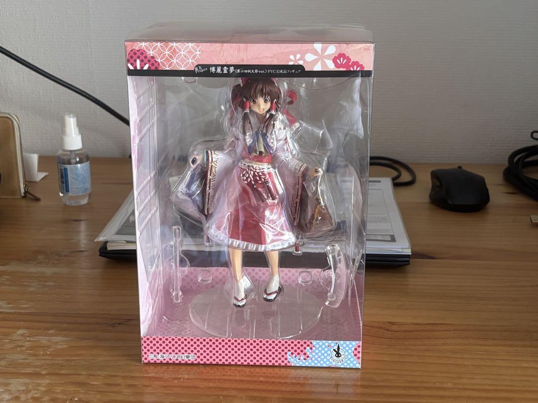 

[Б/У] Фигурка Хакурей Рейму Иллюстрация для обложки каталога фестиваля Тикутакурабит