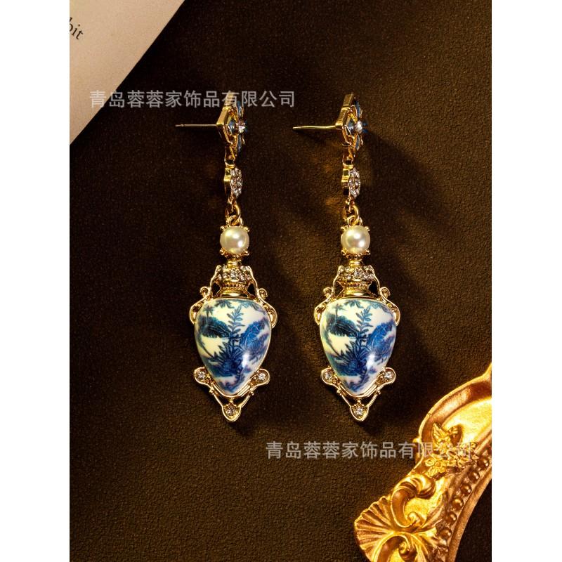 Vintage Chinese Style Retro Temperament Blue White Porcelain Earrings With Classical Elegance High-end Feel Palace