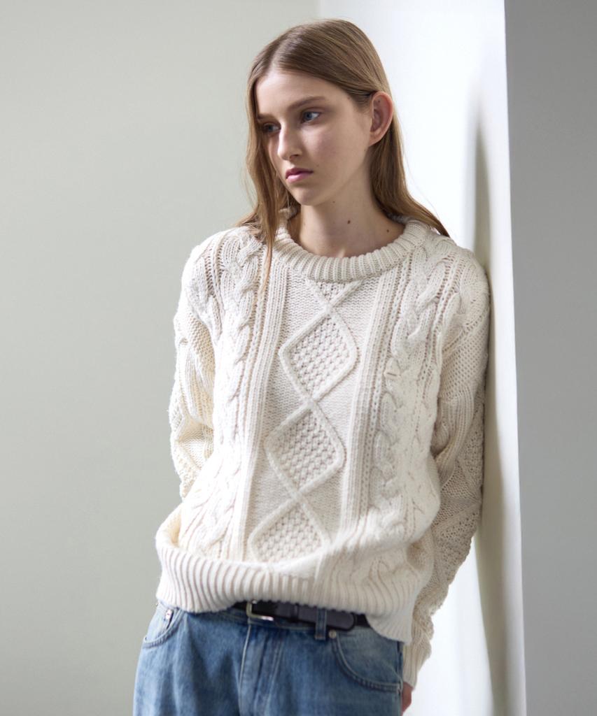 Edeuwodeubeollun Wool Cable Knit - Ivory