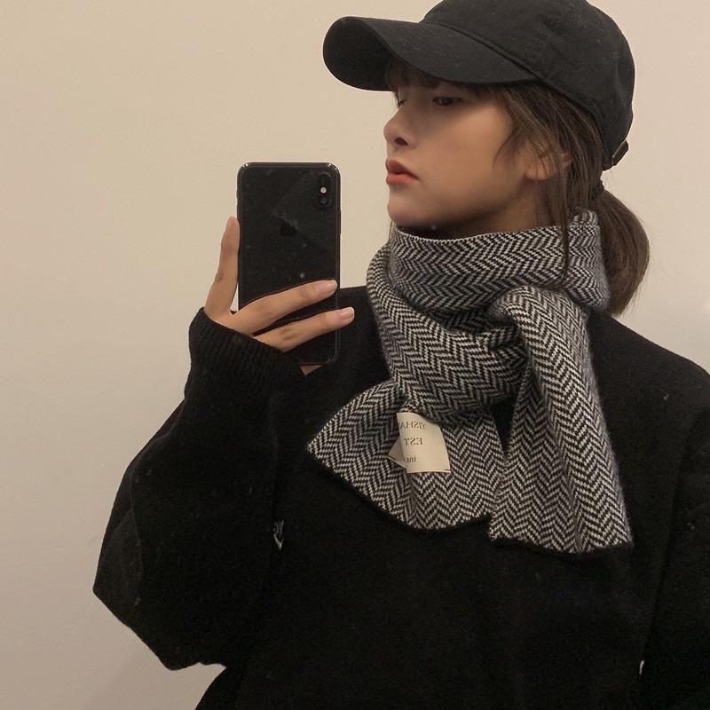 Retro fashion herringbone patch small scarf to keep warm in autumn and winter, student versatile casual scarf men
