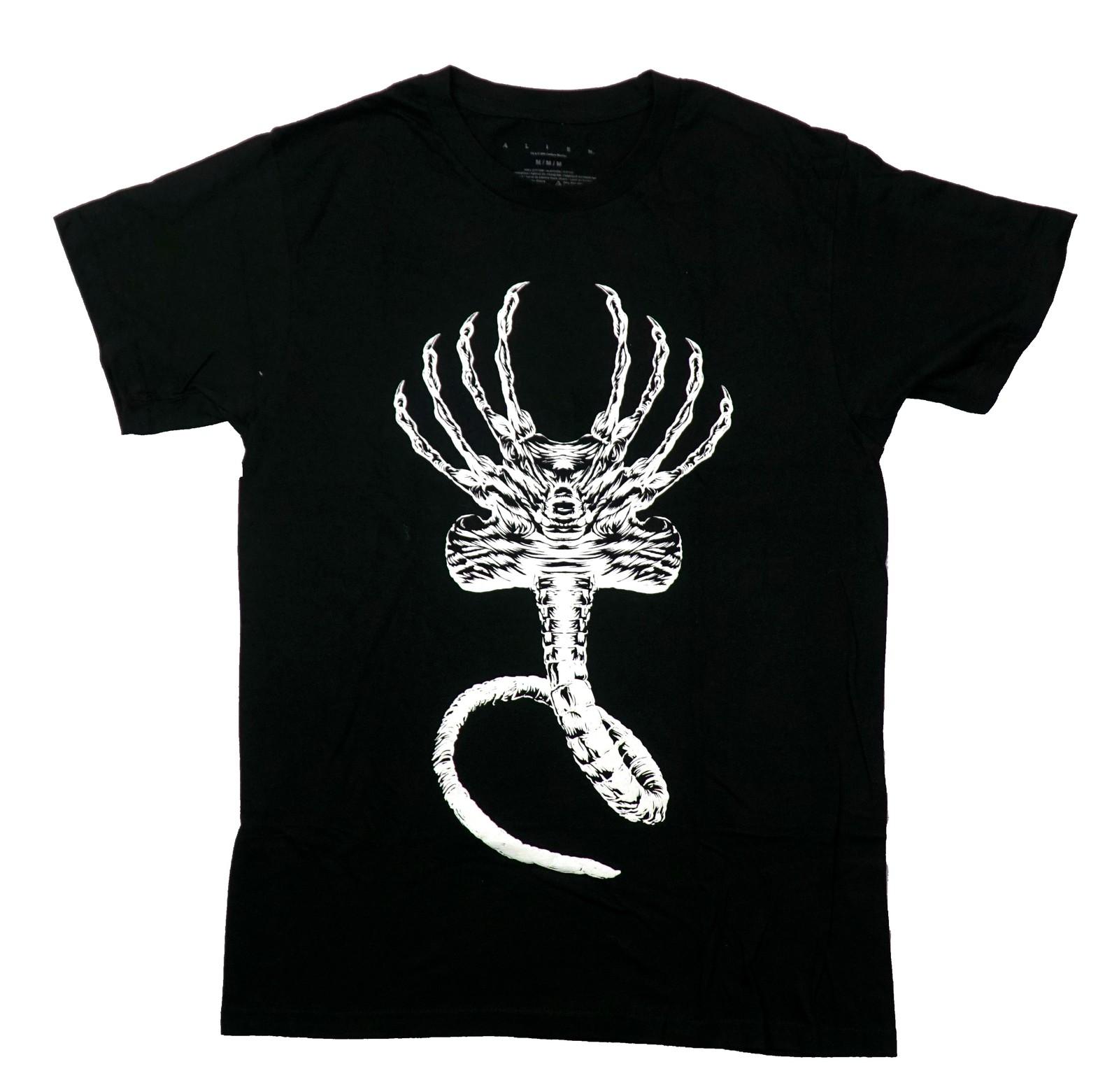 Alien New Adult T-Shirt - Raised All White Print Face Hugger M