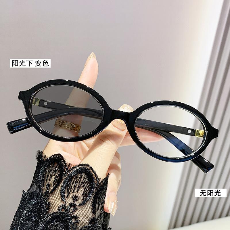 Color-Changing Anti-Blue Light Myopia Glasses Oval Frame Retro Style Face Fashion Color-Changing Small Glasses Frame