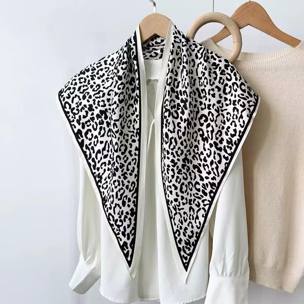 Summer 1116 New Twill Cool Triangle Scarf Women's Fashion Versatile Neck Protection Scarf Thin Sunscreen Outer Scarf