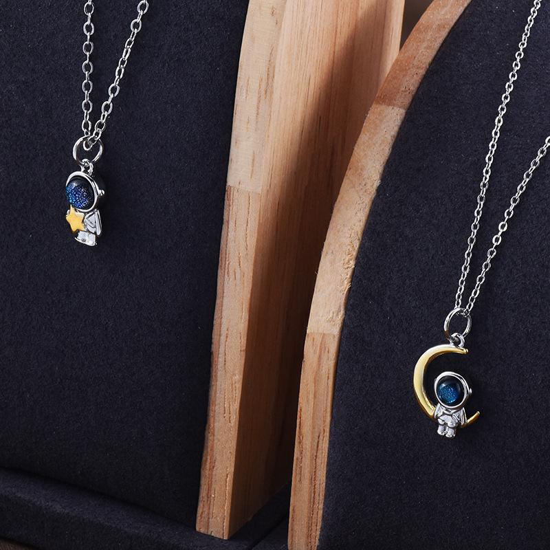 2022 Star Moon Astronaut Couple Necklace Men And Women A Niche Design Light Luxury Collarbone Chain Tide