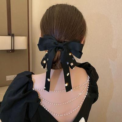 Juodas atlasinis kaspino plaukų segtukas: Elegantiškas didelis arklio uodegos segtukas moterims