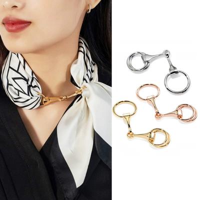 1 pièce Boucle de foulard élégante en alliage Boucle de costume mode Boucle de foulard carré mode Trois anneaux Horsebit