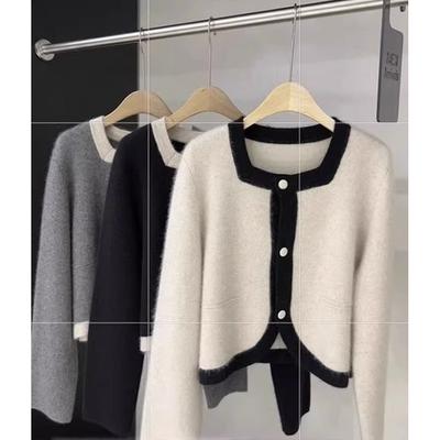 Kontrastfarbener quadratischer Ausschnitt Waschbär-Samt Strickjacke Damen Herbst und Winter Kurzer Kaschmirpullover Jacke Außen