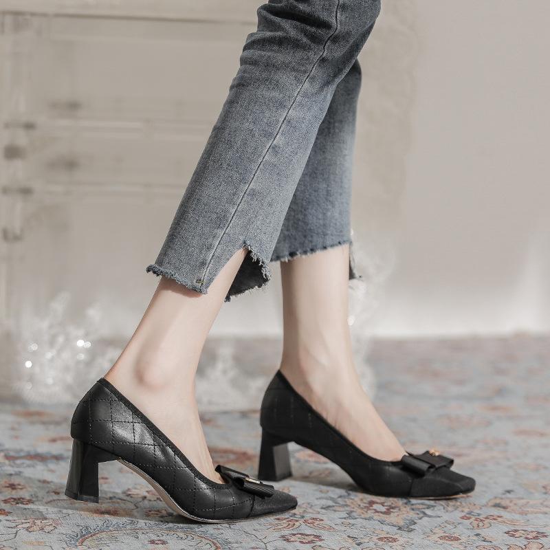 6368-6 Xiaoxiangfeng Shallow Mouth Commuter Work Shoes 2025 New Square Head Mary Jane Single Shoes Thick Heel High Heels Women