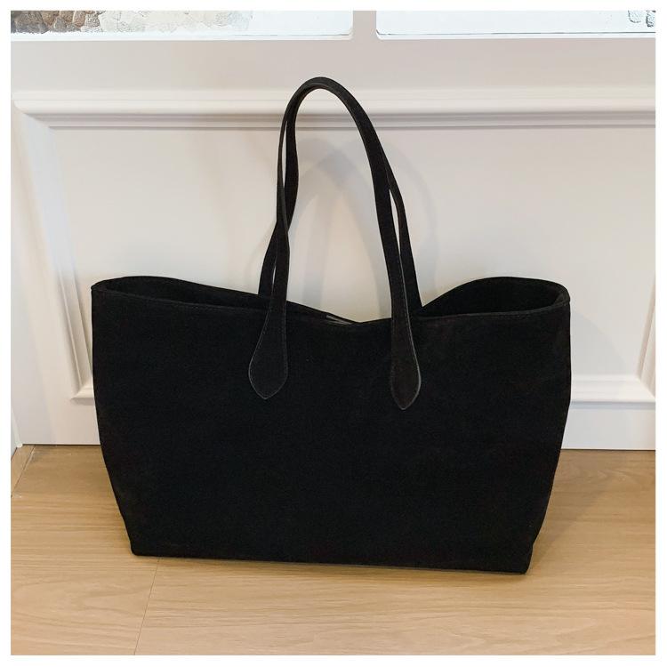 

Ретро сумка женская большой вместимости новая осенне-зимняя универсальная на плечо подмышку для работы и поездок чёрный