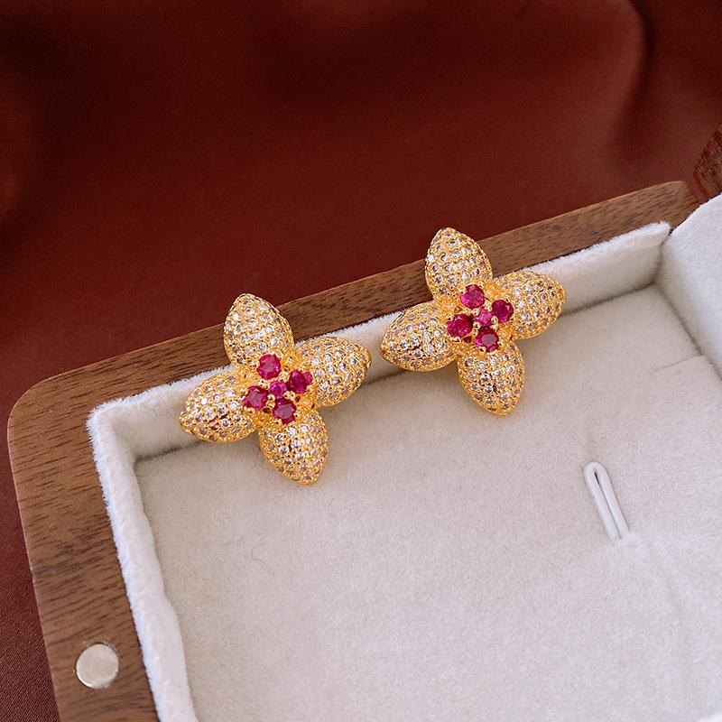 Medieval Vintage Silver Needle Retro High-end Earrings Light Luxury Versatile Earrings Court Style Niche Earrings