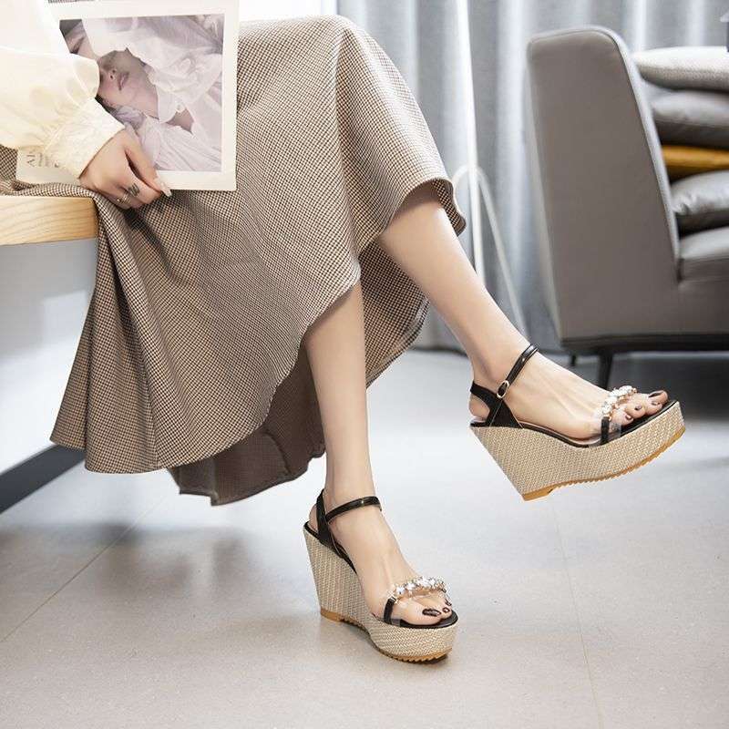 Keilsandalen Damen Sommer 2025 neu Koreanische Version vielseitig Strass Perlen dicksohlige wasserdichte Plateau Super High Heel Sandalen