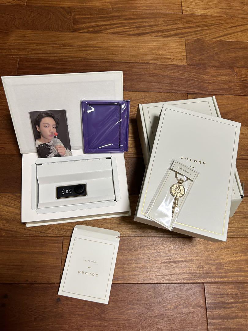 

[Б/У] Мерч-бокс BTS 18 Чонгук полный набор. Открыто для фотографии.