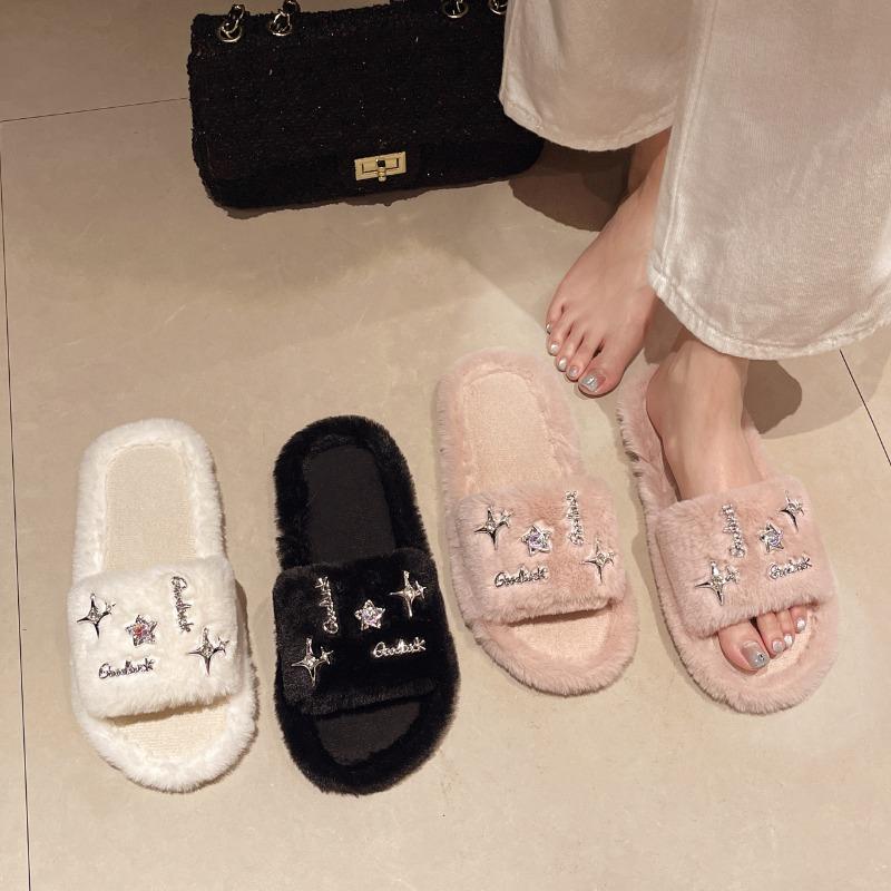 Fashion Wear Versatile Warm Winter Slippers with Metal Decoration Women Outer Velvet Cotton Winter Slippers with Velvet Slippers Women