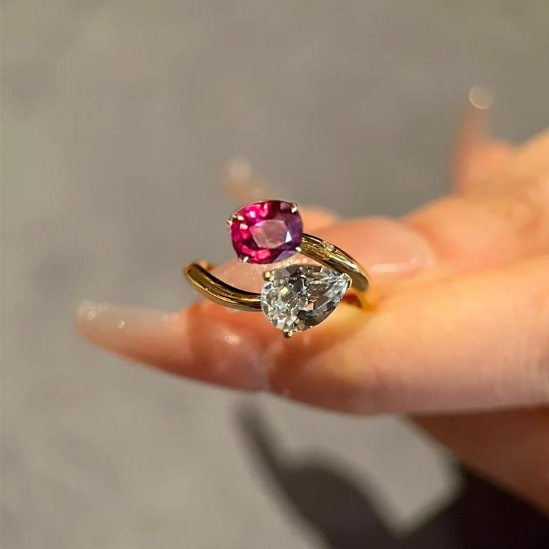 

Xiaohongshu Модное кольцо с открытой шинкой из циркония цвета розового золота: Ретро, Изысканный и Универсальный