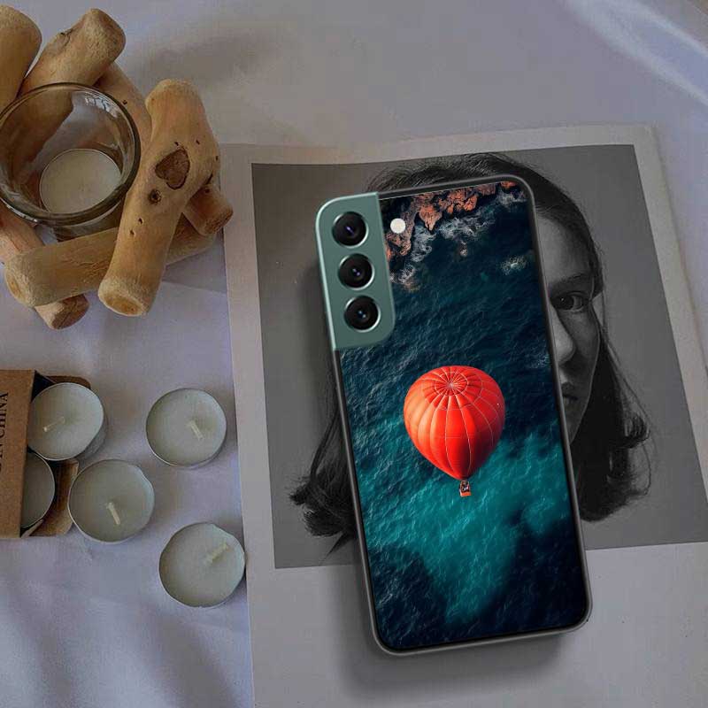 Drifting in a Hot Air Balloon's Serene Embrace Phone Case For Samsung Galaxy S22 S25 Ultra S21 S10 Plus S26 Edge S20 S23 S24 FE