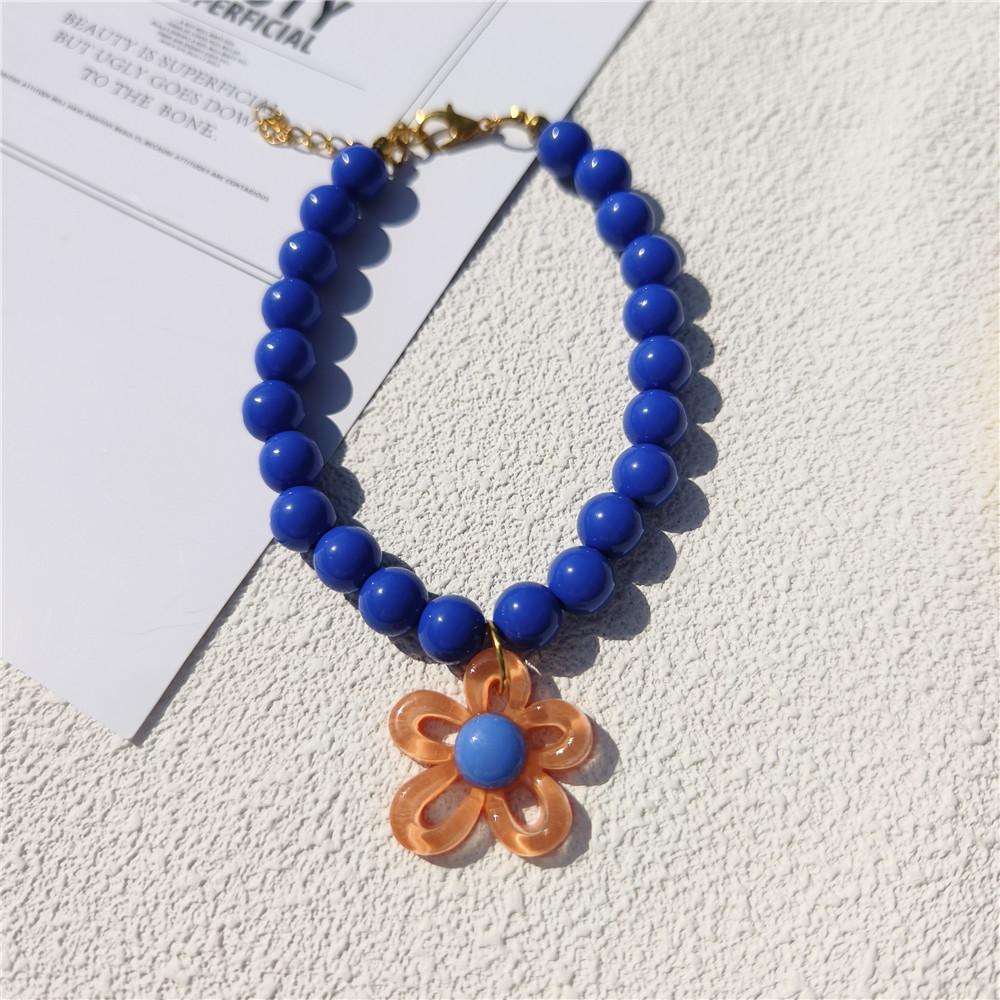 Regulowana obroża dla kota z perłami i zawieszką w kształcie kwiatka, modny naszyjnik dla małych psów, akcesoria jubilerskie dla szczeniąt, naszyjnik dla kota