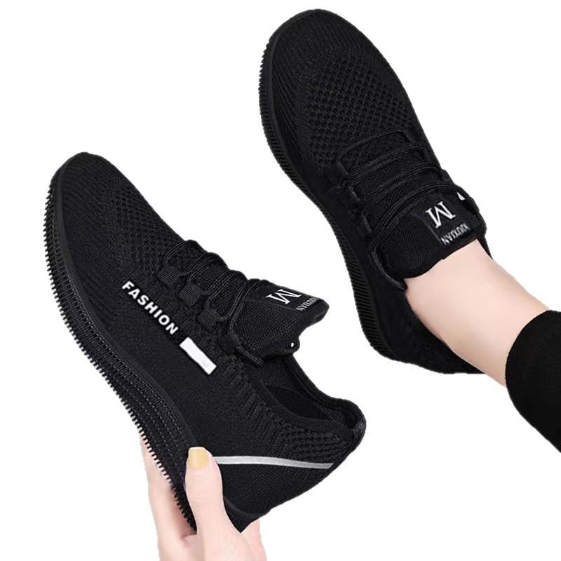 Kitchen work shoes non-slip s**t soles are not tired after standing for a long time old ******* cloth shoes women's ****** and autumn new mother shoes