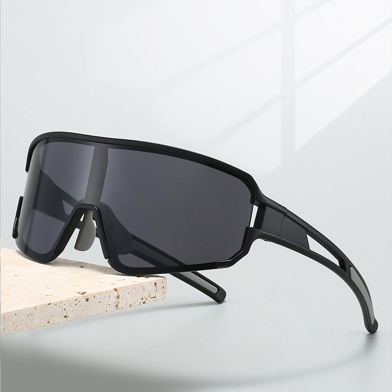 Oversized Sports Goggle Men  New in Punk Mirror Outdoor Fishing Sunglasses Trendy Windproof Anti-UV Cycling Shades