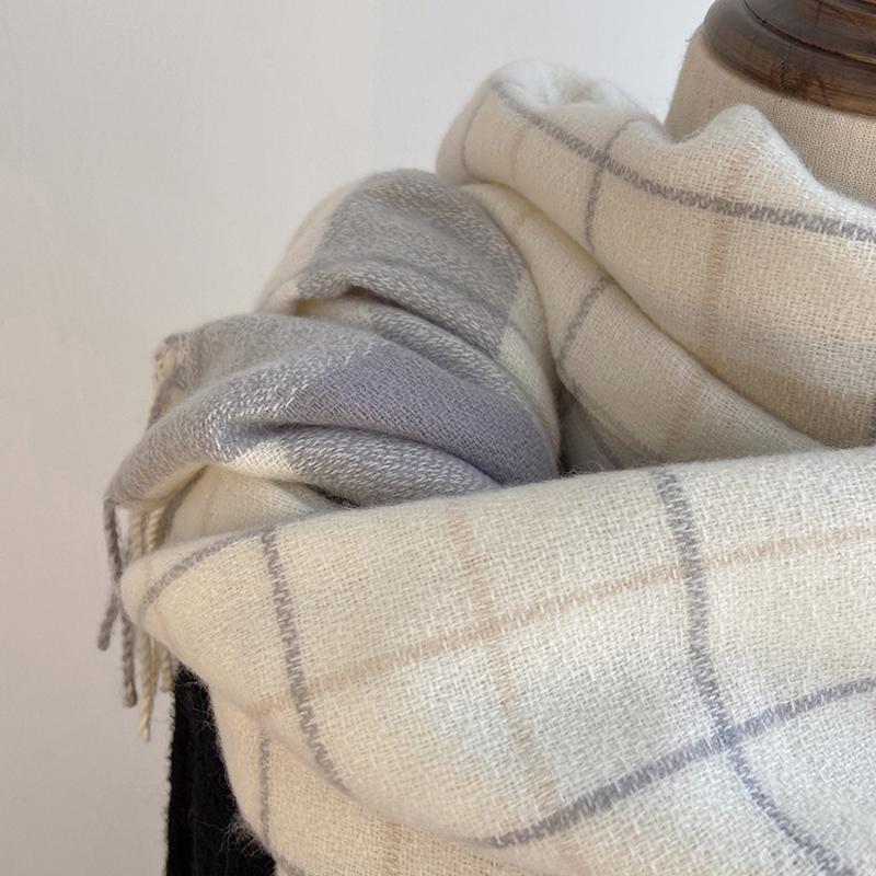 2025 Autumn And Winter Women'S Scarf Atmosphere Plaid Korean Style Versatile Neck Scarf Thick Warm