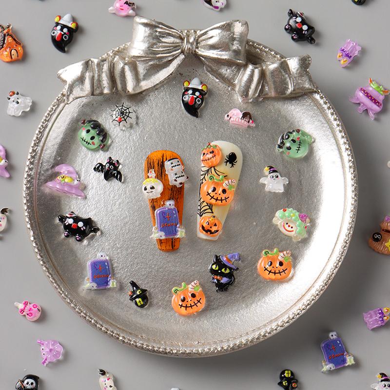 50/100Pcs Kawaii Halloween Nail Charms Cartoon Pumpkin Ghost Cat Mixed Sized Resin Ornaments Cute Spider Web Bat Nail Decor
