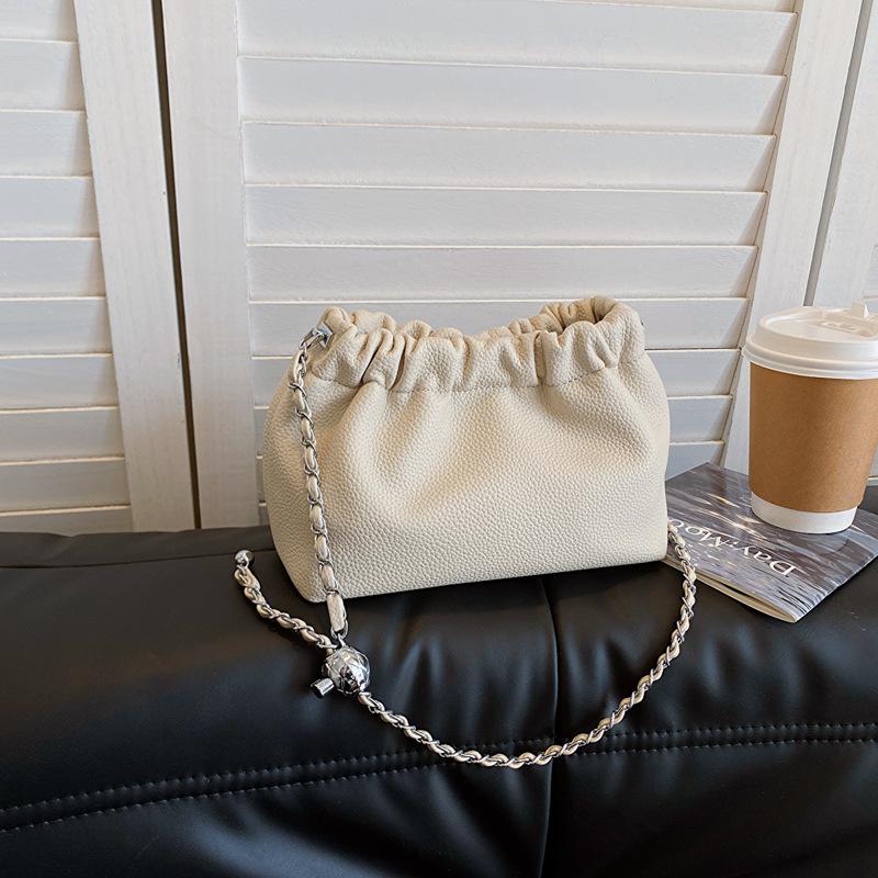 Leather women's bag crossbody small bag women's new autumn and winter pleated cloud bag premium chain shoulder bag