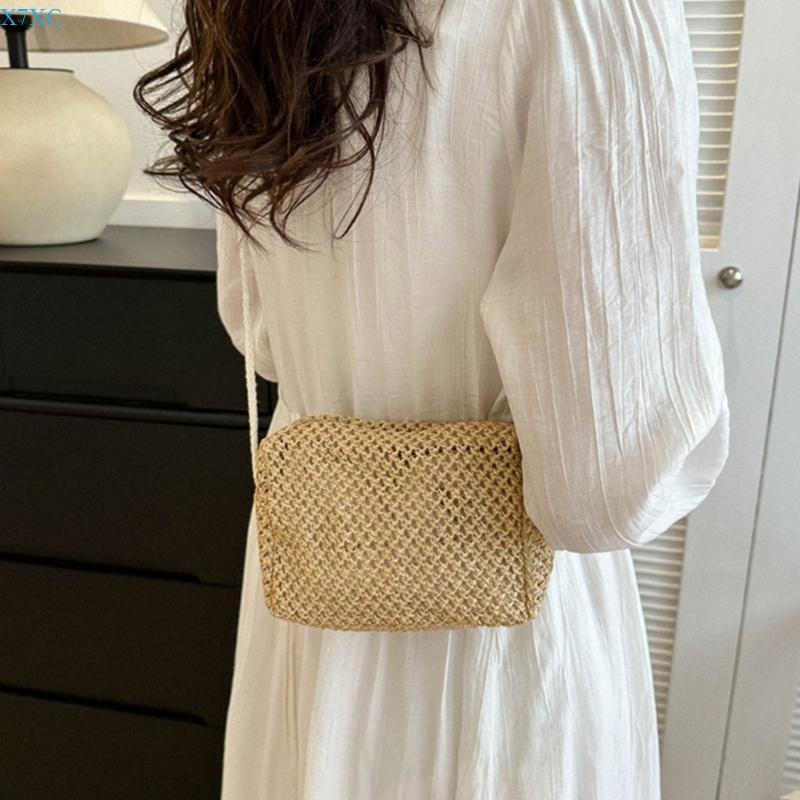 X7XC Women Crossbody Bag Summer Straw Messengers Bag Spacious Interior Shoulder Bags Bag Phone Pouches