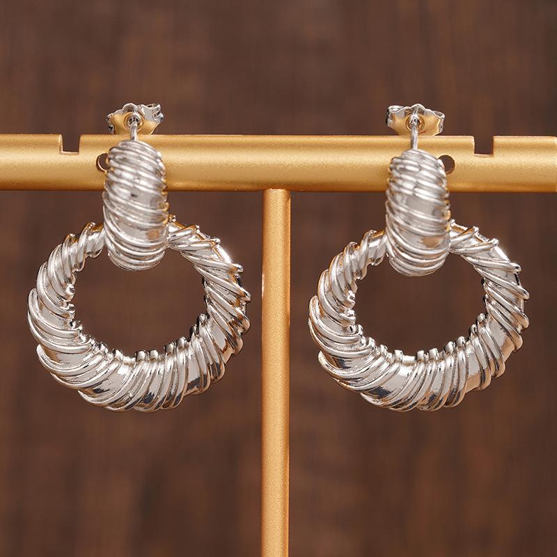 Twisted Ribbed Chunky Hoop Earrings for Women Vintage Style Jewelry