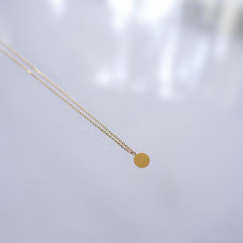 18K Gold-Plated Titanium Steel Round Disc Necklace - Classic European & American Layered Clavicle Chain Jewelry