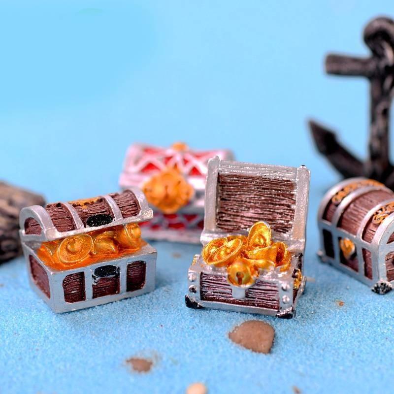 Cute Resin Pirate Gold Treasure Chest Cartoon Mediterranean Aquarium Decoration